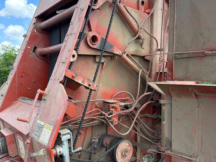 hesston-555t-image-26
