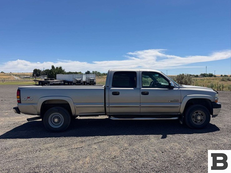 2002-chevrolet-silverado-2500hd-image-8