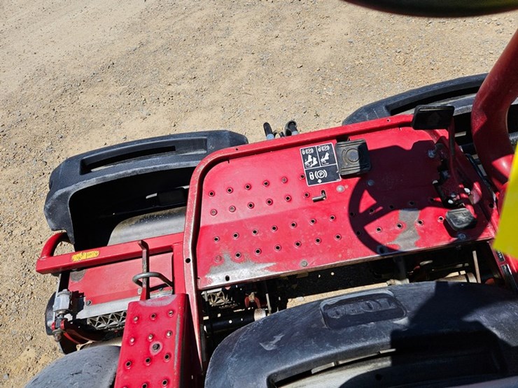 2016-toro-greensmaster-3150-image-25