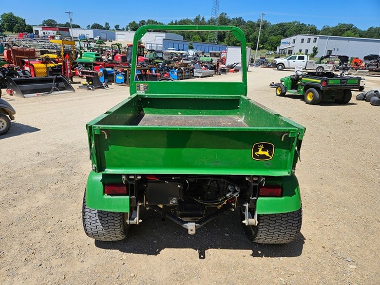 2016-john-deere-gator-image-4