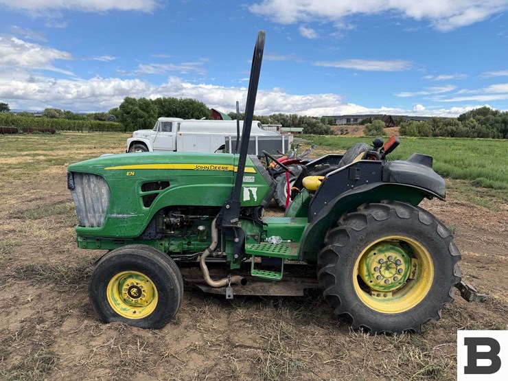 2009-john-deere-5101en-image-2