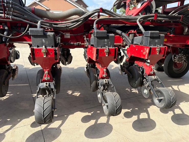 2012-case-ih-1250-image-16