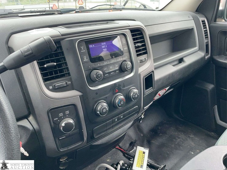 2014-dodge-1500-image-14