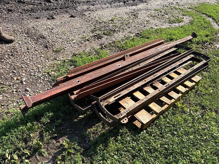 pile-of-assorted-steel-image-3