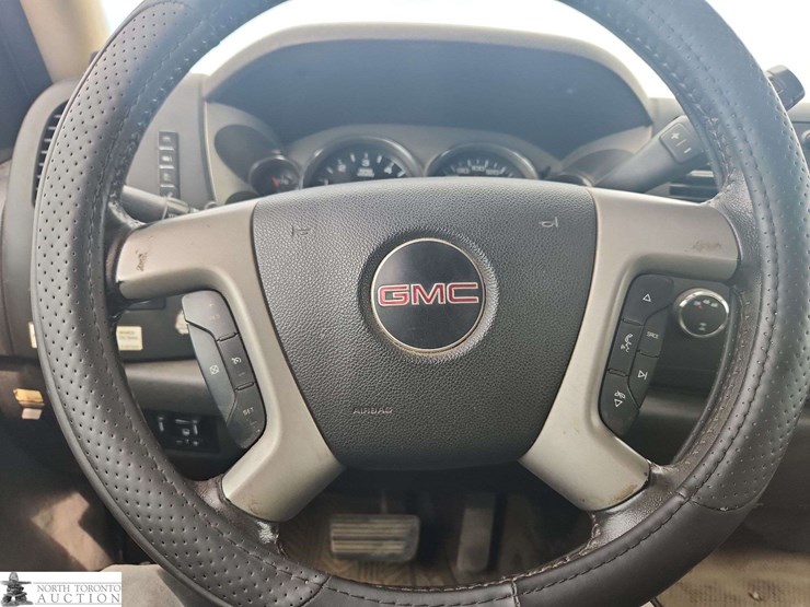 2012-gmc-sierra-3500hd-image-27