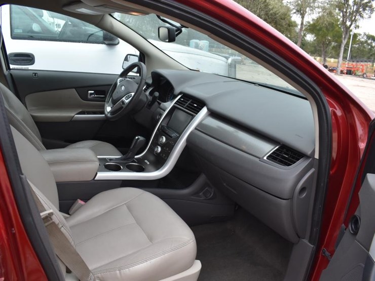 2013-ford-edge-image-9