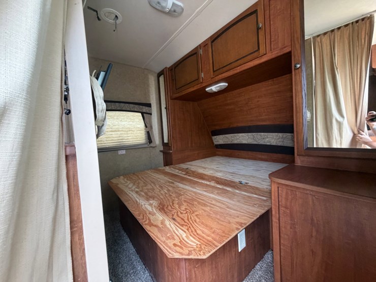 2013-jayco-white-hawk-ultra-lite-bumper-pull-image-8