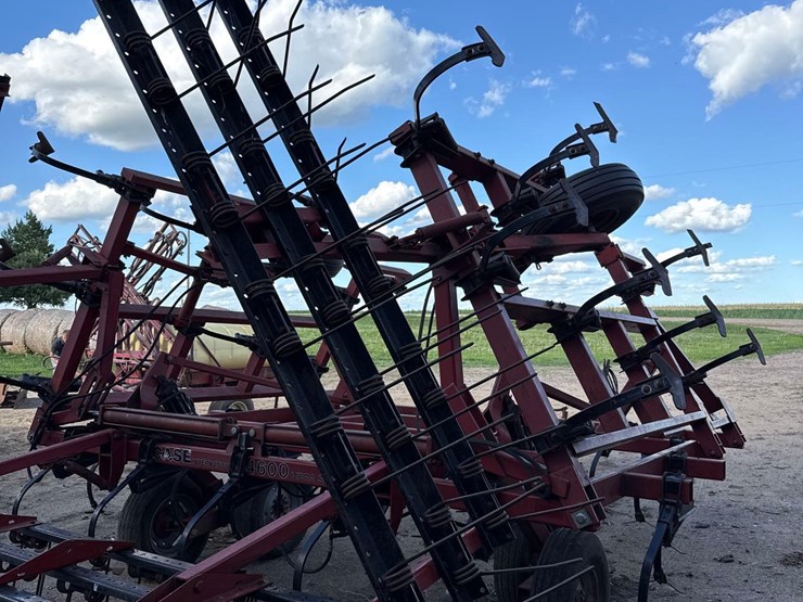 case-ih-4600-image-23
