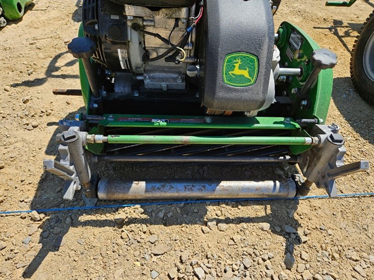 john-deere-180-image-9