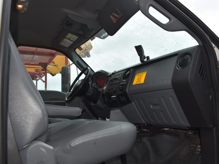 2011-ford-f750-image-26