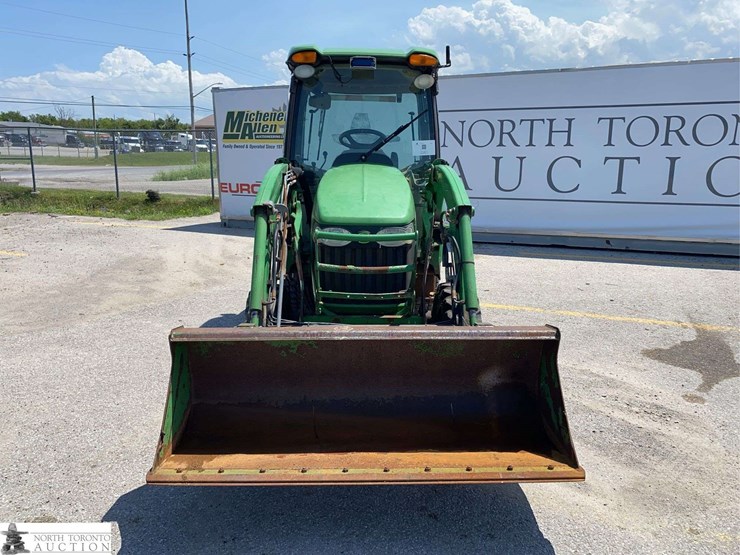 john-deere-3520-image-2