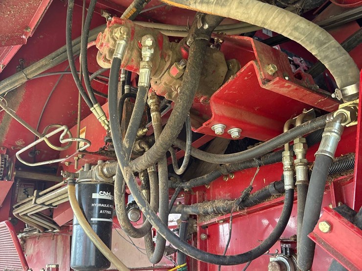2006-international-2388-axle-flow-combine-image-56