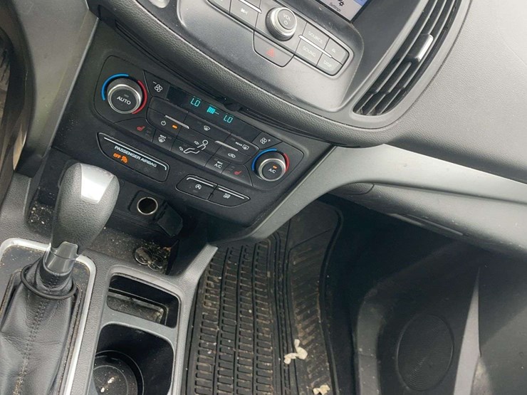 2017-ford-escape-image-13