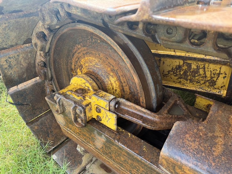 2005-caterpillar-d5g-image-11