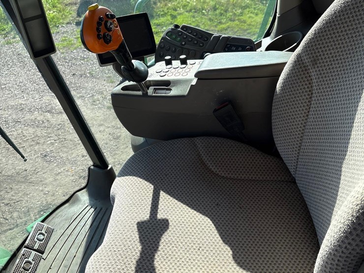 2012-john-deere-s680-image-76