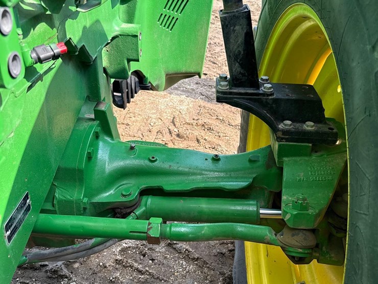 2013-john-deere-8235r-image-76