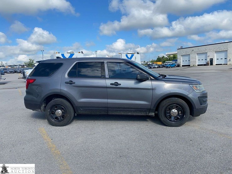 ford-explorer-image-4