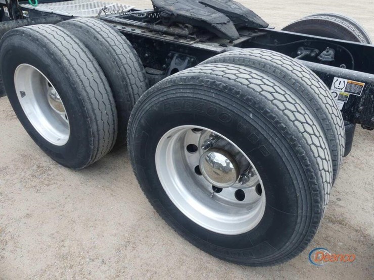 2022-kenworth-t680-image-4