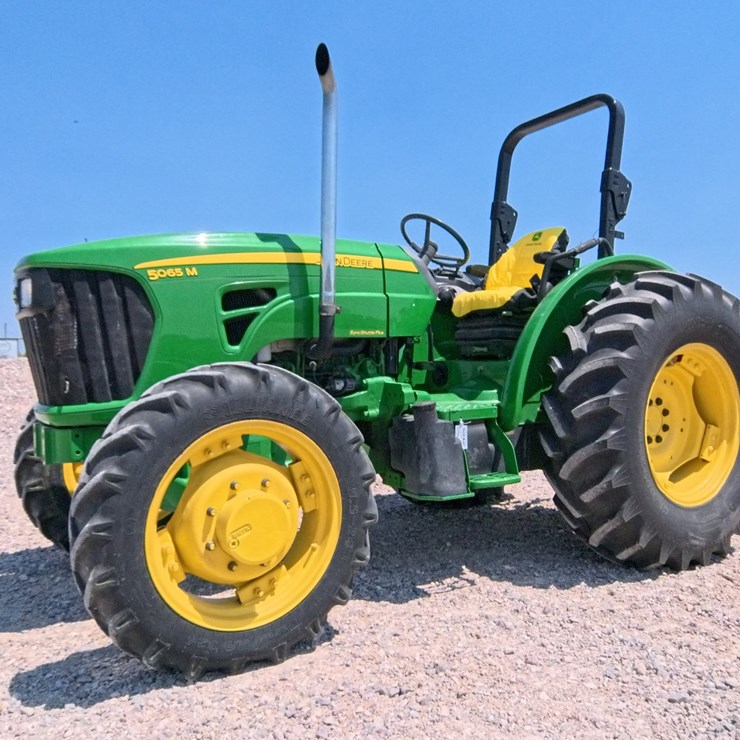 2011 JOHN DEERE 5065M