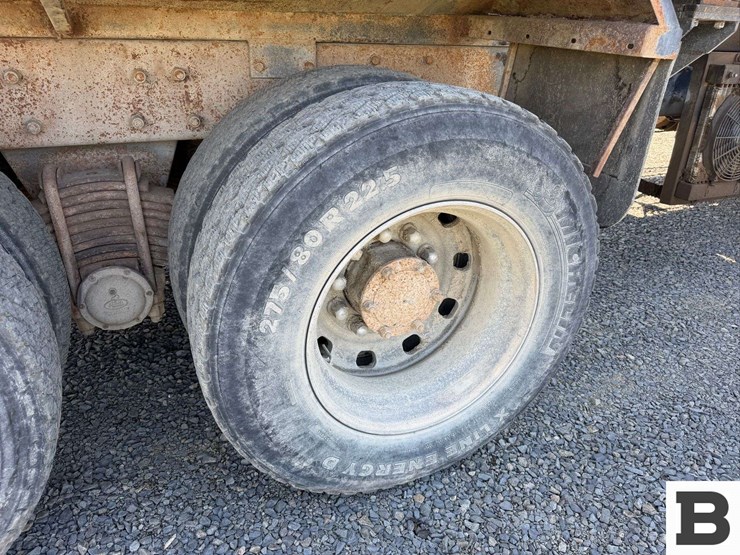2002-mack-ch613-image-12
