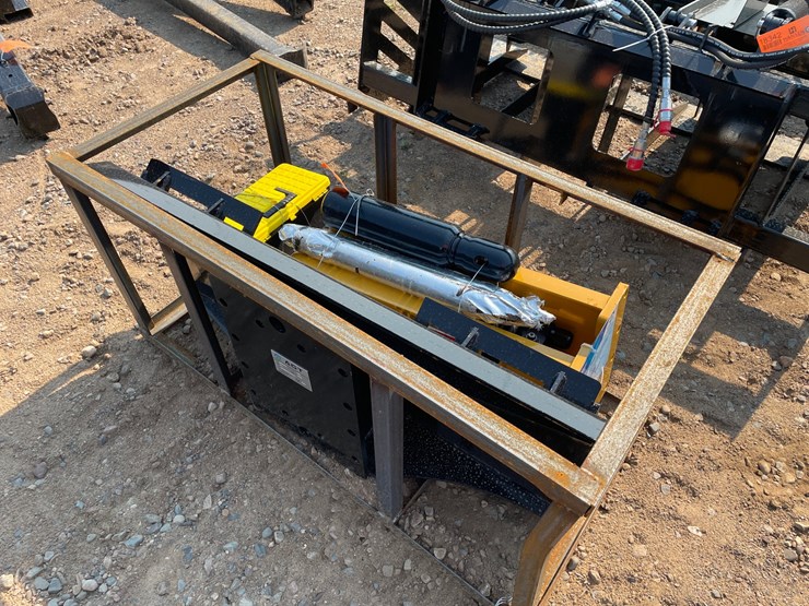 #18341-•-unused-2026-agt-skid-steer-breaker-attachment-(princeton,-mn)-image-4