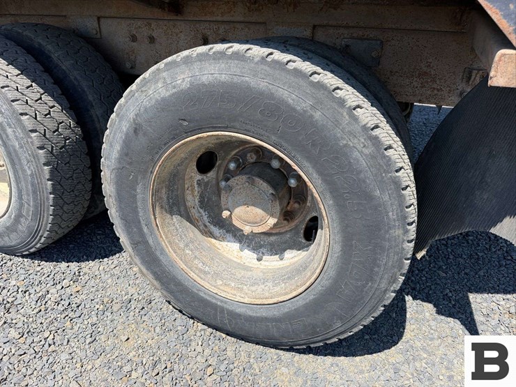 2002-mack-ch613-image-10