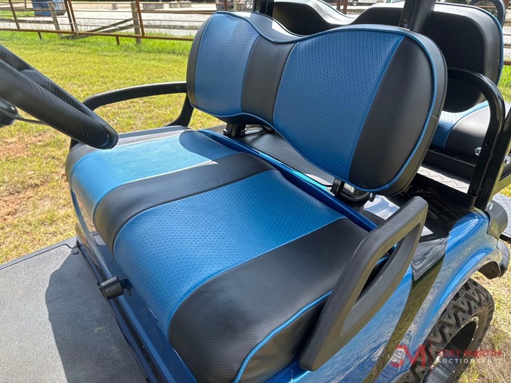 yamaha-4-seater-gas-powered-golf-cart-image-10