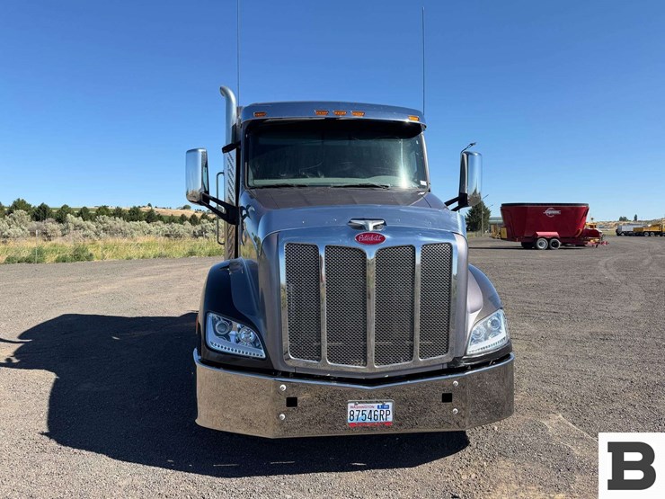 2016-peterbilt-579-image-8