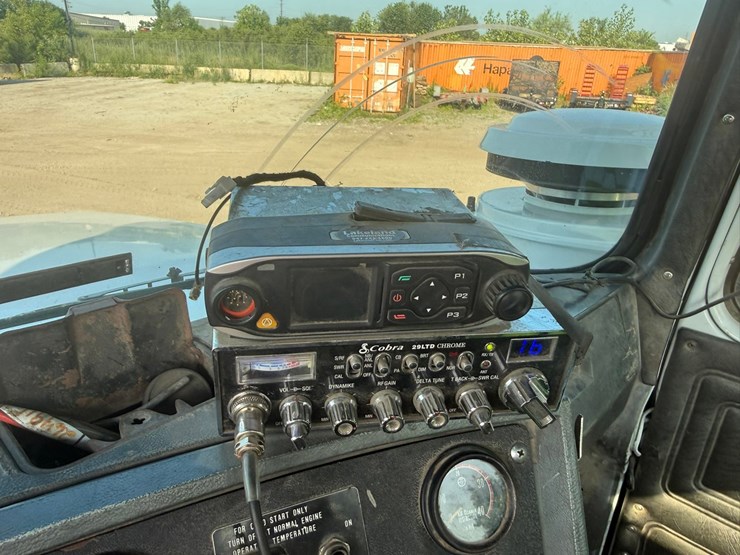 #2073-•-1991-mack-rd360s-day-cab-truck-tractor-image-33