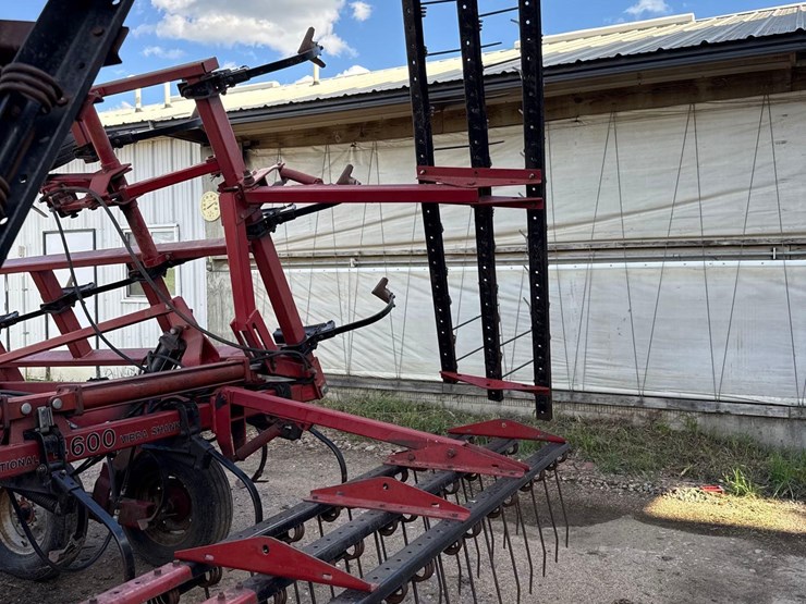 case-ih-4600-image-30