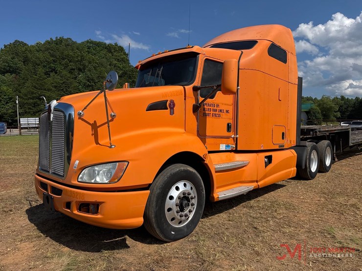 2013-kenworth-t660-image-6