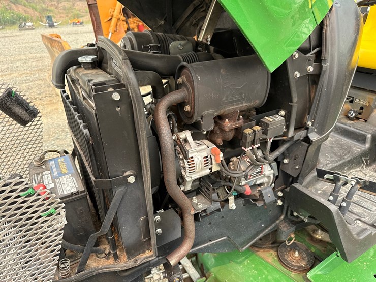 2014-john-deere-2025r-image-12