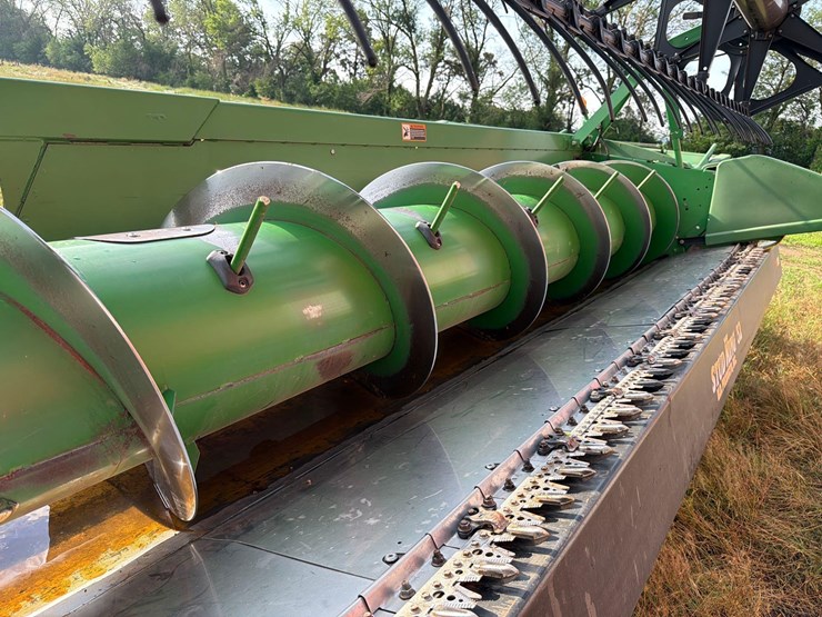 john-deere-630f-image-12