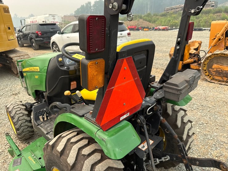 2014-john-deere-2025r-image-22