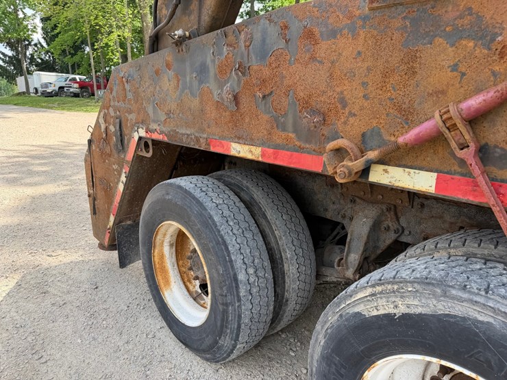 #1510-•-sterling-quad-axle-rolloff-truck-image-30