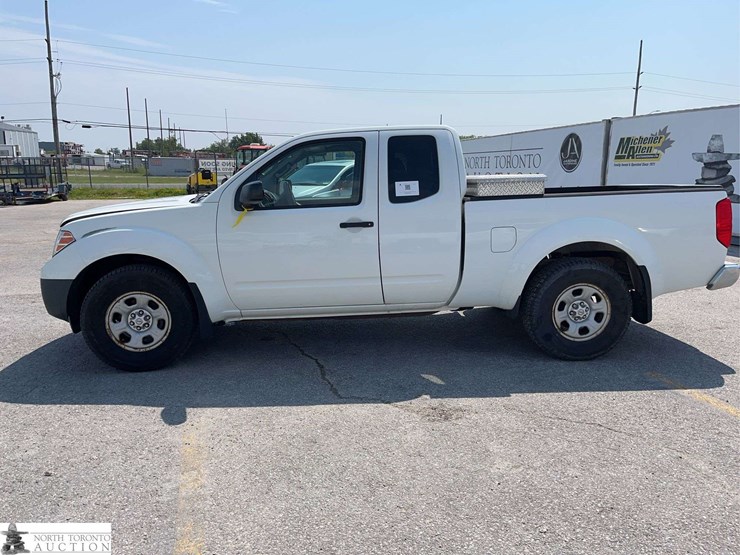 2013-nissan-frontier-image-8