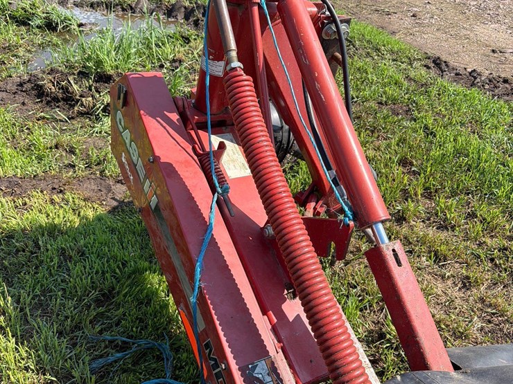 2011-case-ih-md82-image-16