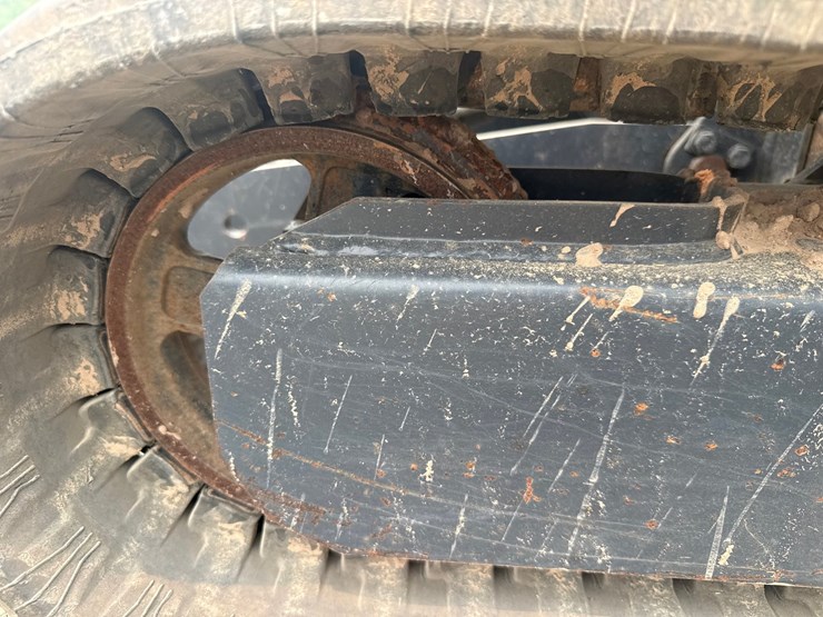 2023-deere-17g-image-43