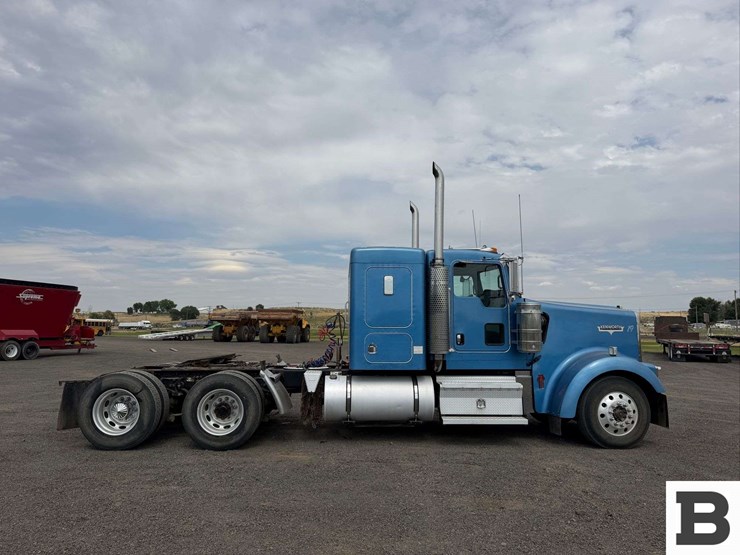 2007-kenworth-w900-image-7