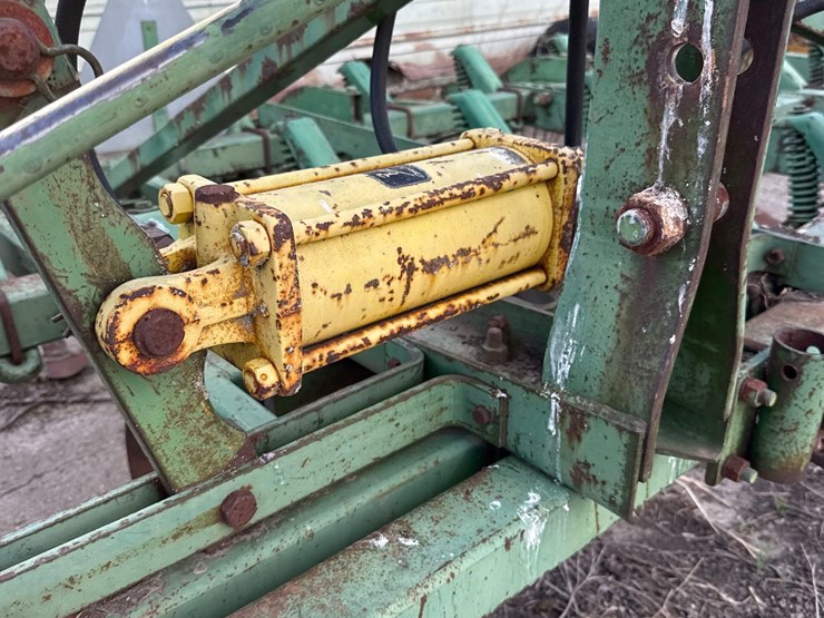 john-deere-1100-image-42