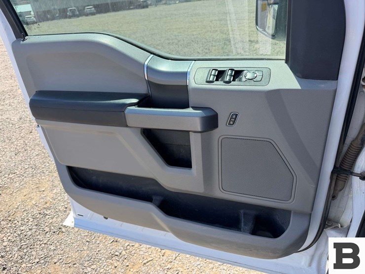 2020-ford-f150-image-25