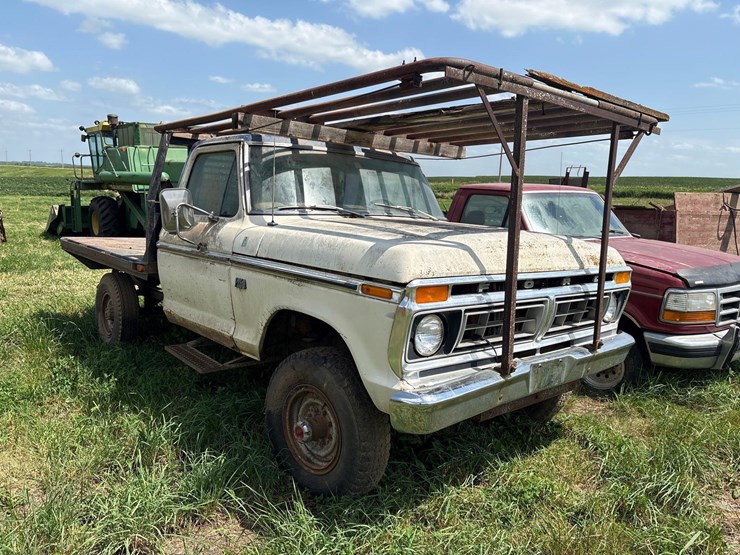1976-ford-f250-image-2