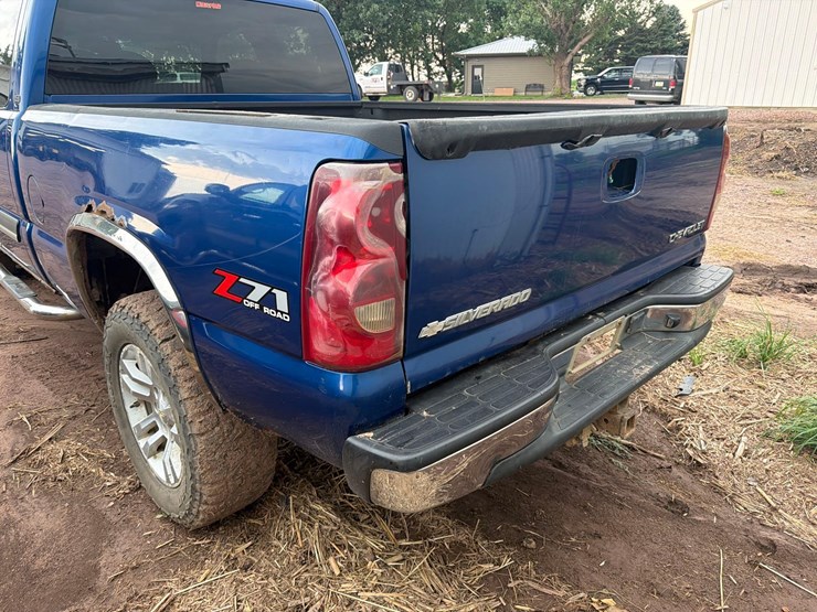 2003-chevrolet-k1500-image-17