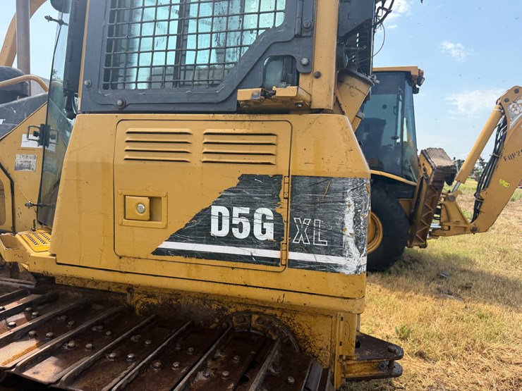 2005-caterpillar-d5g-image-31