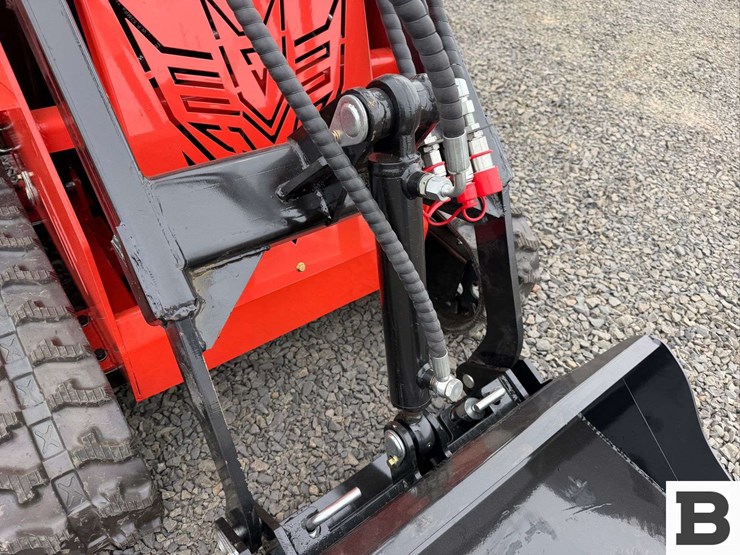 2026-sdlanch-ssl580-mini-skid-steer-image-10