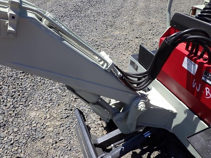 takeuchi-tb080-image-12