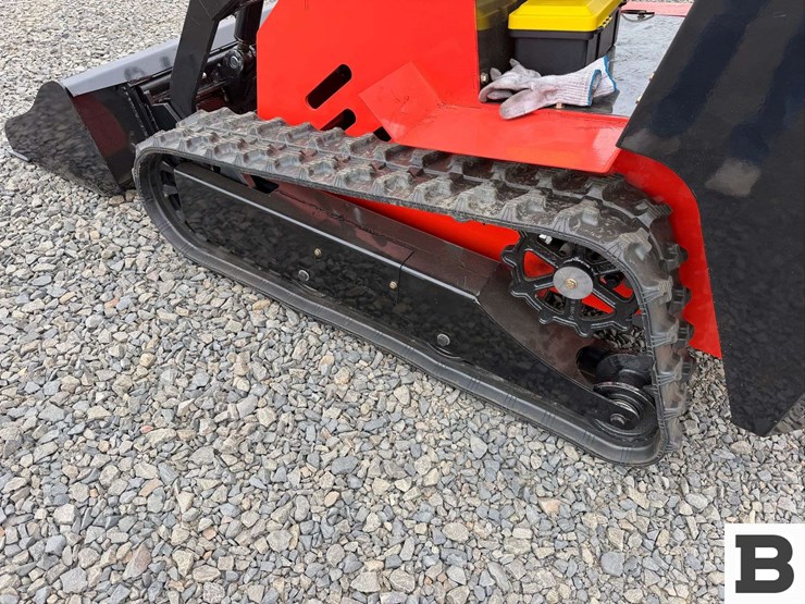 2026-sdlanch-ssl580-mini-skid-steer-image-12
