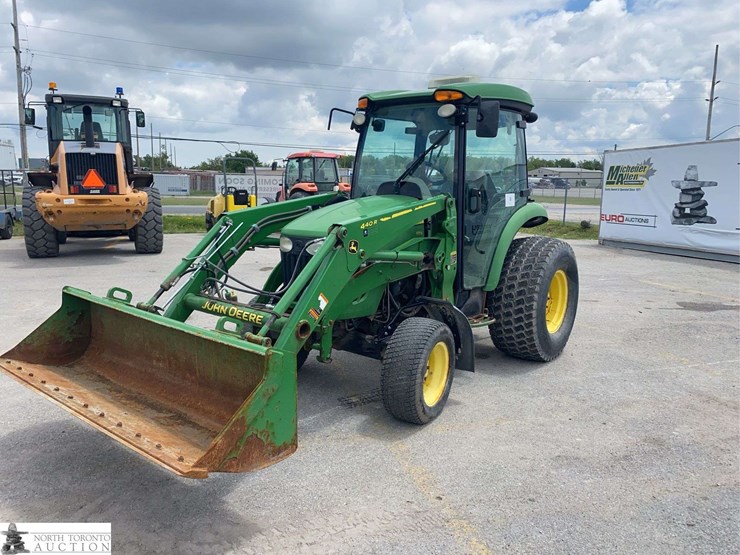 2010-john-deere-4520-image-1