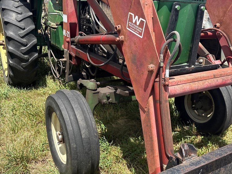 john-deere-3020-image-28