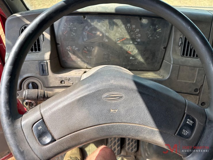 2001-caterpillar-3126-image-27